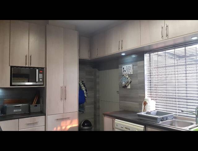 4 BEDROOM HOUSE FOR SALE IN FAIRBRIDGE HEIGHTS